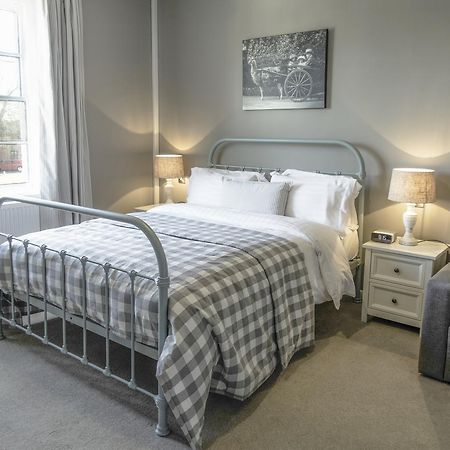 스태퍼드 The Saracens Head B&B 외부 사진